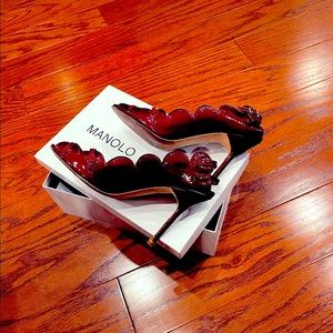 Burgundy patent leather peep toe shoe